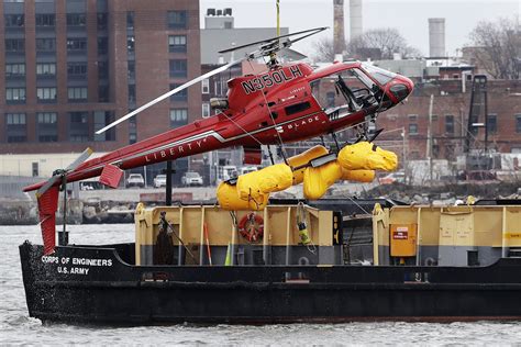 feds probing nyc helicopter crash examine passenger restraints  spokesman review