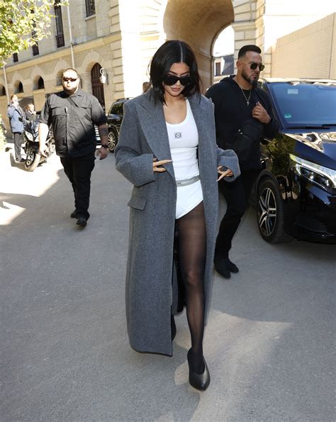 kardashian critics slam kylie jenners shoes   worst footwear    star flaunts