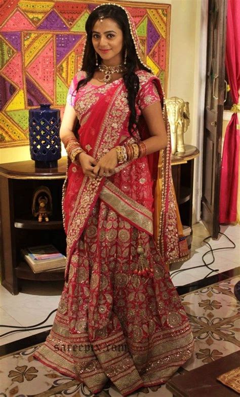 helly shah aka swara in saree in swaragini serial traditional the 20s and actresses