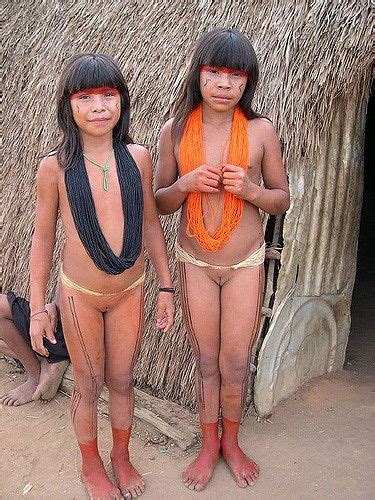 kamayura tribe women