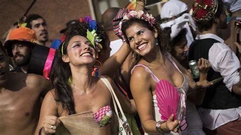 Brazil Promotes Safe Sex At Carnival Sbs News