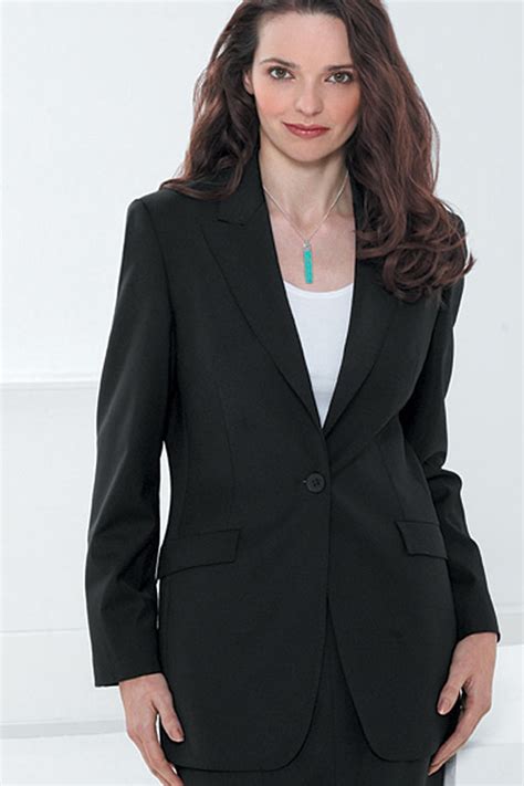 excellent tips on how to buy the right women suit modern women
