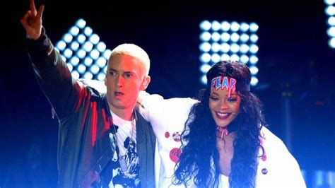 Eminem Apologizes To Rihanna Over Leaked Lyrics