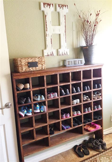sheds plans build   shoe cubby  remodelaholic sincerely sara