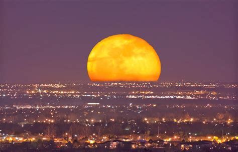 Rare Honey Moon Tonight Turn Away From The Internet Long Enough To