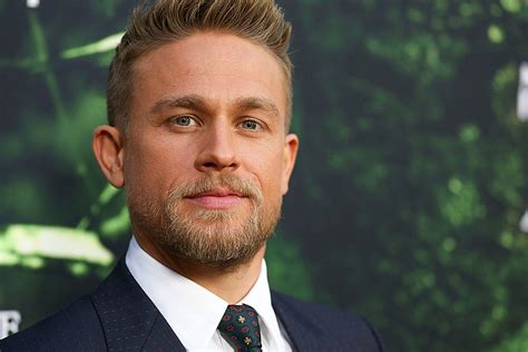 sons of anarchy director says charlie hunnam s bum was star of sex scenes
