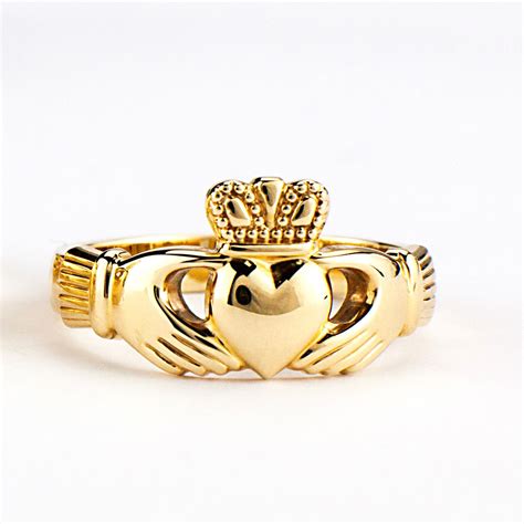 ladies classic gold claddagh ring   ireland gold claddagh ring