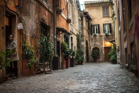 trastevere itinerary   romes  authentic districts  partying traveler