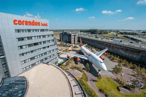 corendon boeing    great success people stayed  home