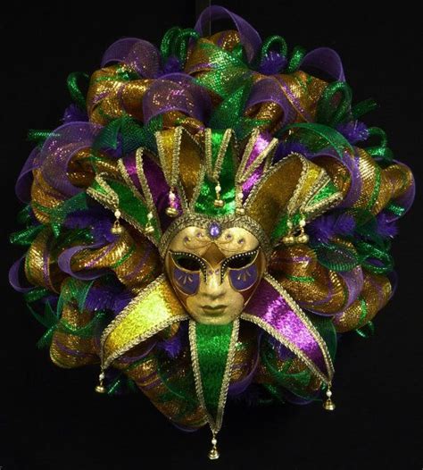 mardi gras jester mask wreath    jan  kings day