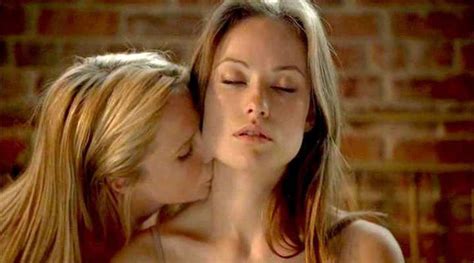 olivia wilde lesbo kiss with a blonde from house m d