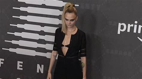 flipboard cara delevingne oozes sex appeal as she walks the runway for