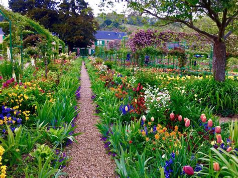 claude monets house  gardens giverny france top tips