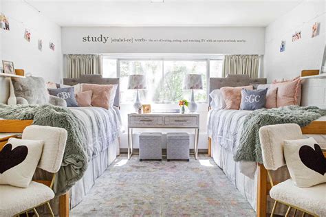 10 Dorm Room Decorating Ideas For A Personalized Home Away From Home