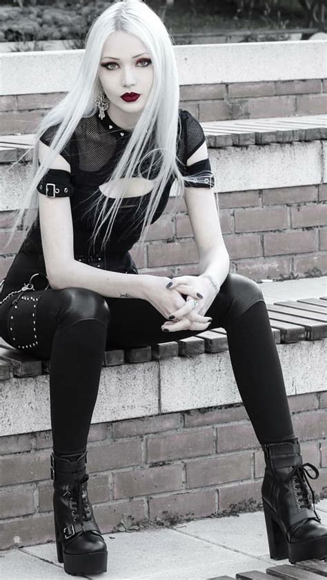 pin by atilla bolulu on ~ ~ hot goth girls punk outfits goth fashion