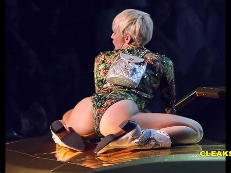 2018 miley cyrus pussy in the fappening nude leak free porn videos youporn