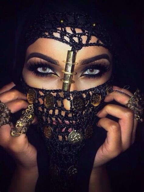 muslimah with attractive eyes arabic makeup arabic eyes