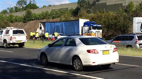 sydney motorists warned  avoid   semi trailer crash  baulkham hills  man dead