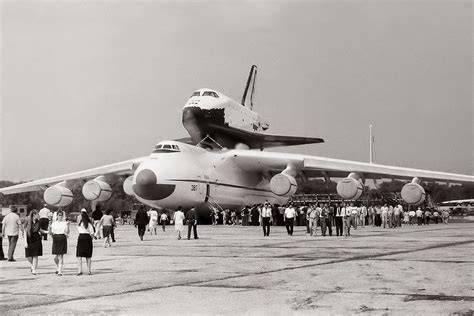 largest plane   world  antonov   mriya weird