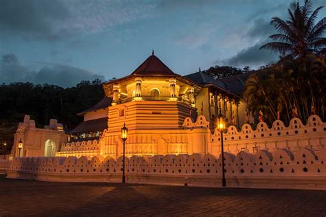 places  visit  kandy tourist attractions  kandy