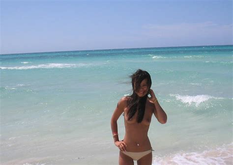 Truly Asians Filipina Topless At Beach Resort