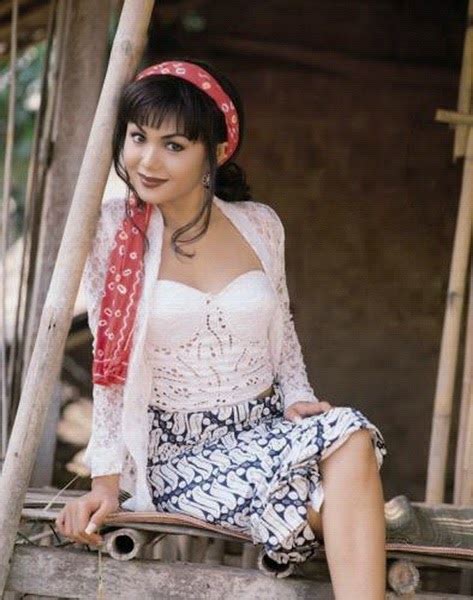 selebritis artis model seksi jadul koleksi foto seksi cantik yuni shara di popular magazine