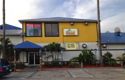 restaurant review fishlips waterfront bar  grill  cape canaveral