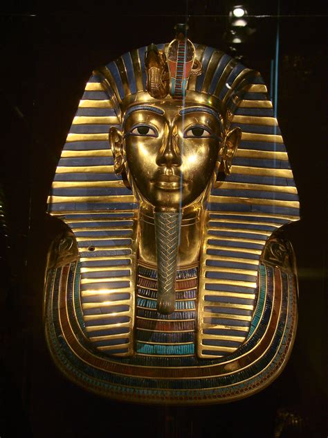 Recreación De La Máscara Funeraria De Tutankhamon