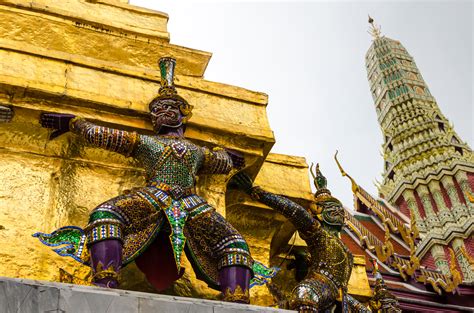 Visiting Grand Palace Wat Pho And Wat Arun In Bangkok The Blond Travels