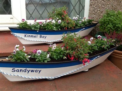 ideas  boat planters