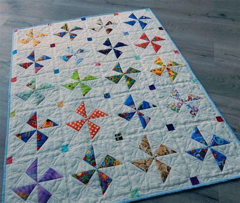 quick floating pinwheel quilt tutorial sew excited quilts  patchwork retalhos