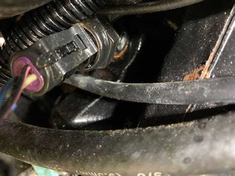 mag engine gave warning sounds  powered  suspect    oil pressure warning