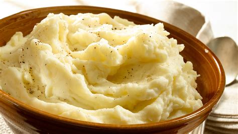 Super Moist And Creamy Mashed Potatoes Recipe Hellmann S Us