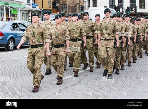soldiers  british army regiment  rifles march