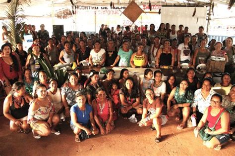 encontro organizado pela associação das mulheres indígenas em mutirão
