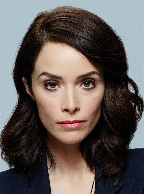 exclusive interview with abigail spencer of nbc s timeless abigail spencer celebrity short
