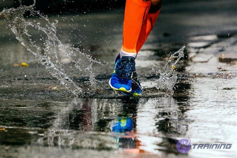 tips  pros  cons  waterproof running shoes