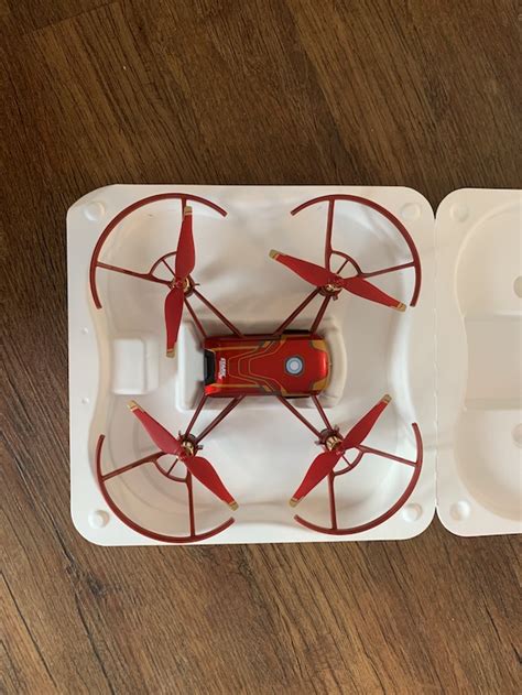 recenze dronu dji tello iron man edition zabava  marvelovskem kabate pro kazdeho letem