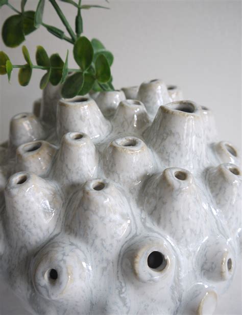 vas med manga hal  keramik design vaser blickfangse