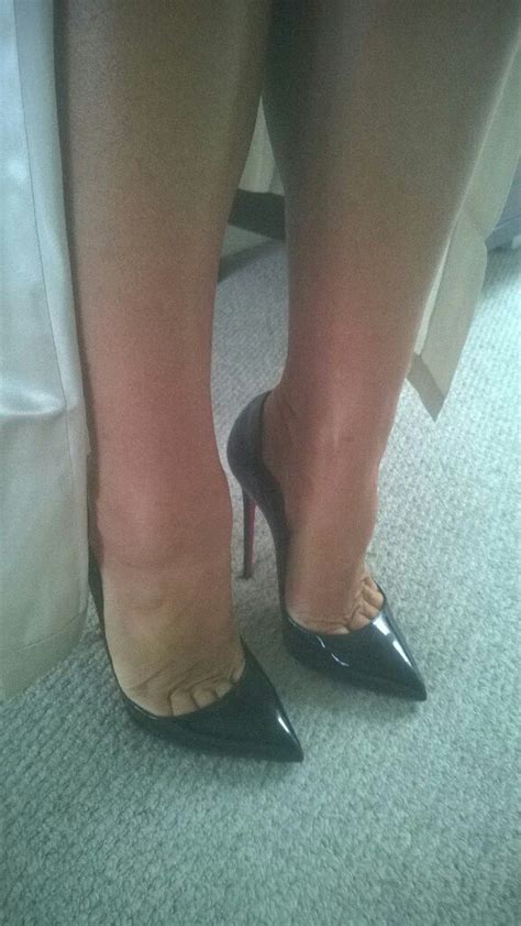 pin on toe cleavage shoes