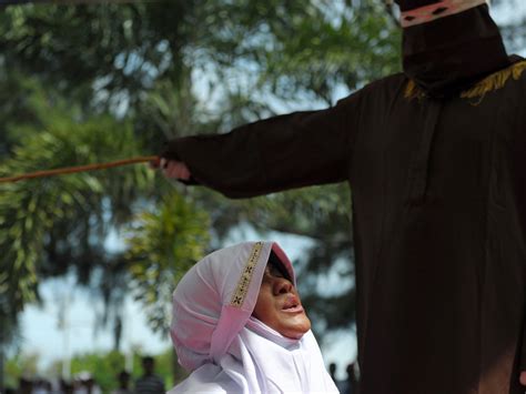 Indonesian Woman Endures 26 Lashes For Having Sex Outside