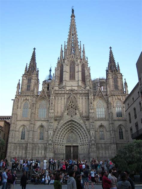 barcelona gothic quarter cathedral beautiful places  barcelona  catalonia