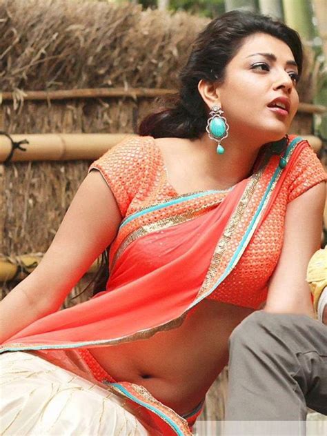 Hot Pics Sexy Boobs Kiss Blouse Cleavage Show Without Bra Saree Navel