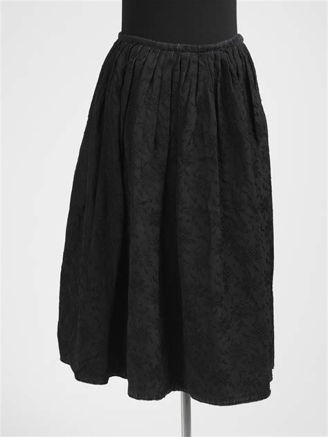 zwarte rok met ingeweven bloemmotieven zeeuws museum nl