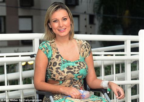 miss bumbum andressa urach reveals her agony in cosmetic op horror daily mail online