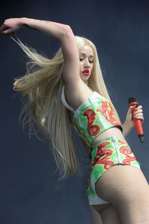 Iggy Azalea Why She’s The Girl Of The Moment Marie Claire