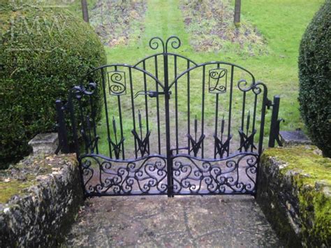 ornamental country house entrance gates blacksmith gloucestershire donkeywell forge