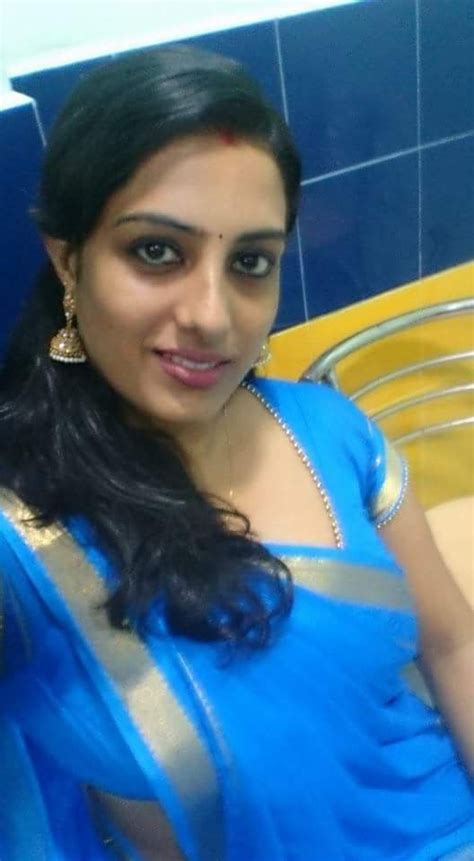 Tamil Girl Hot Selfies In Saree • Antarvasna Photos