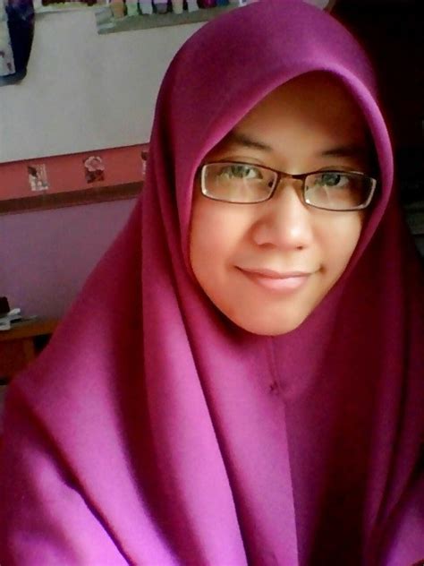 abg hijab mesum suka selfie pamerin payudara montok payudara toket gede