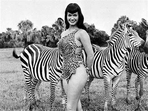 bunny yeager photographer of bettie page pinups dead at 85 tributes